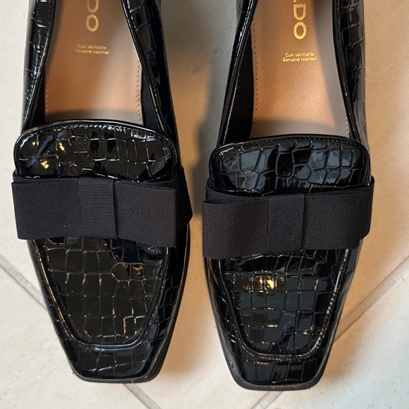 π€π ALDO Patent Alligator Loafers with Bow - like new size 7 ππ€ - Picture 2 of 3